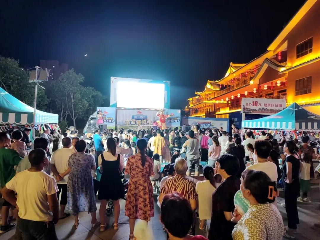 燃動八月！明一舞臺車多城聯動助銷市場，激情綻放終端